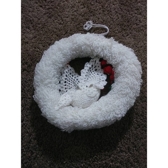 Vtg Christmas White Wreath Dove & Christmas Holly Crochet Holiday Wall Decor su1 - Picture 5 of 5